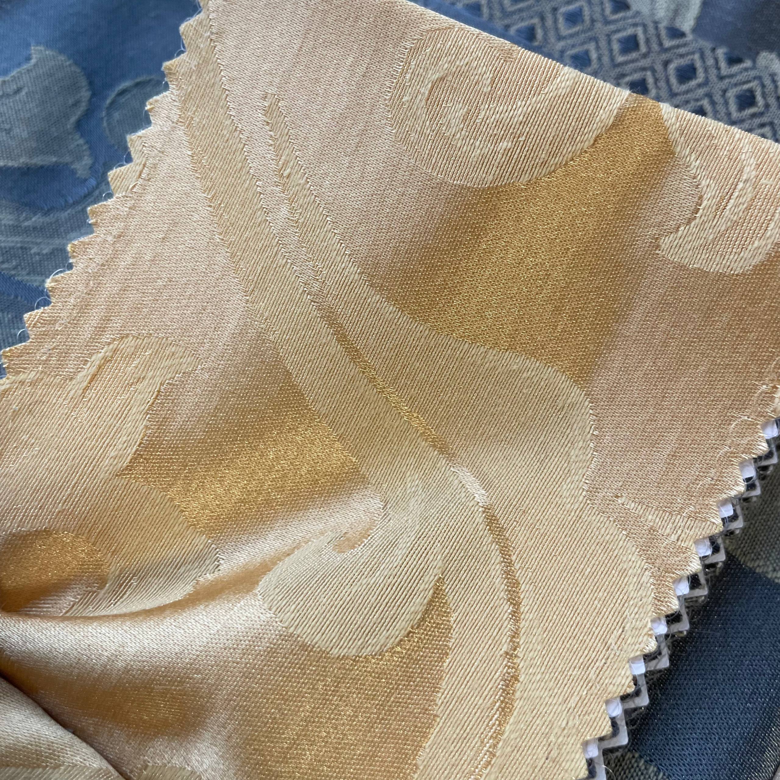 WY-table classic-gold